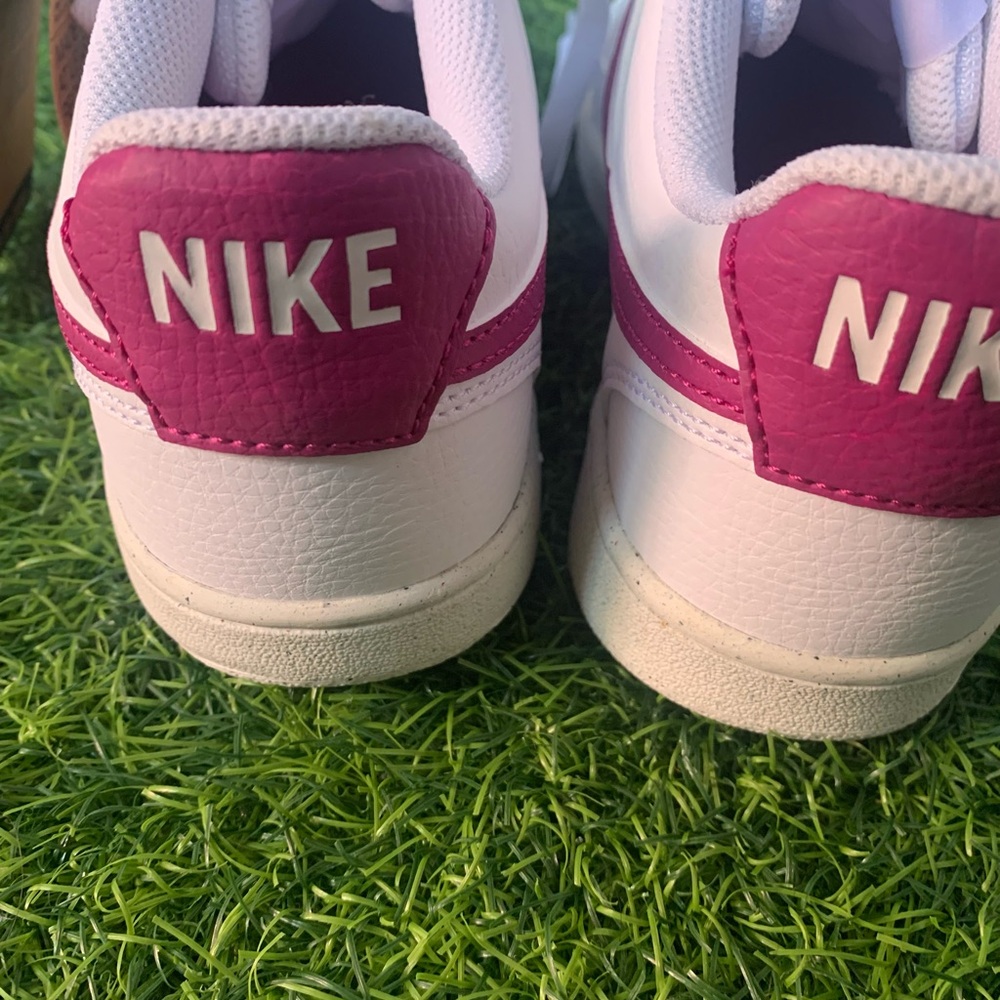 Nike White Sneakers with Magenta Swoosh - Picture 5 of 9